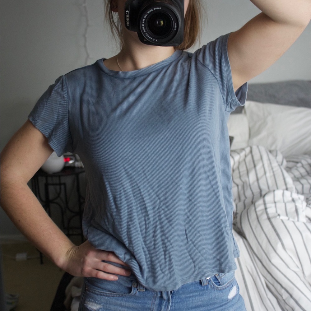 Never worn ribbed AE shirt